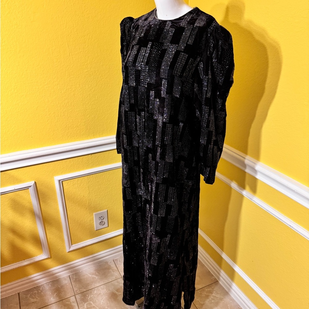 Neiman Marcus Black and Silver Patterned Dress - Picture 15 of 17